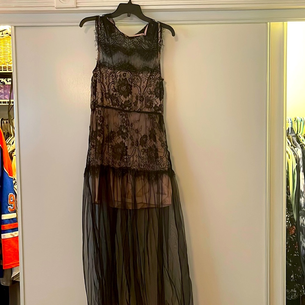 Long black and nude lace dress SHEIN